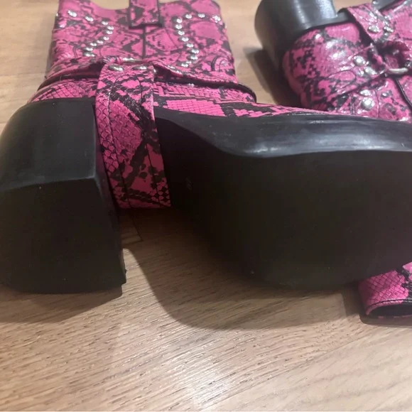 Pink Snakeskin Studded Platform Ankle Boots Chunky Heel. + size 8 - Picture 8 of 11